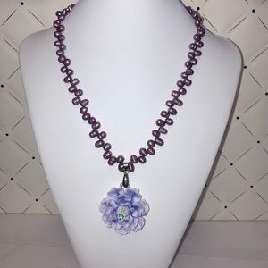 Necklace with flower pendant ❤️